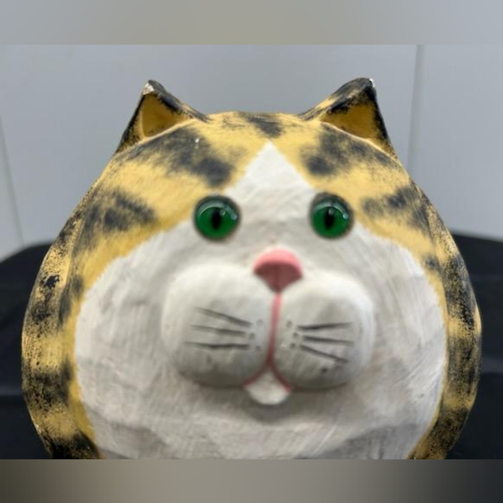 Hand Carved Wood Striped Yellow Tabby Fat Cat Green Glass Eyes Artist Sign Folk - Picture 5 of 7